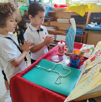 SB 18.Learning about and praying the rosary (2)