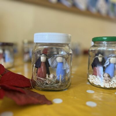 SB DEC 17.Making our own Nativity Crib in a jar (8)