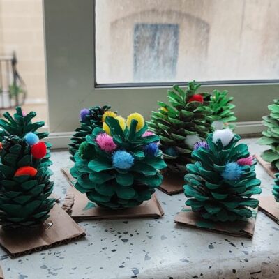SB Dec 10.Pine cone mini Christmas tree craft (5)