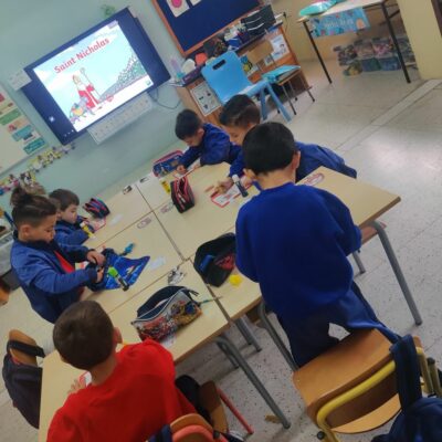 SB Dec 14.Preparing a St Nicholas Craft (5)