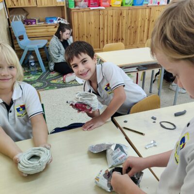 SBB Nov 16.Hands-on activitiy during reading club in Grade 2 (5)