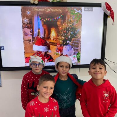 DLSJ DEC 21.Christmas Jumper Day and photo with Santa in aid of St.Angela hom (3)