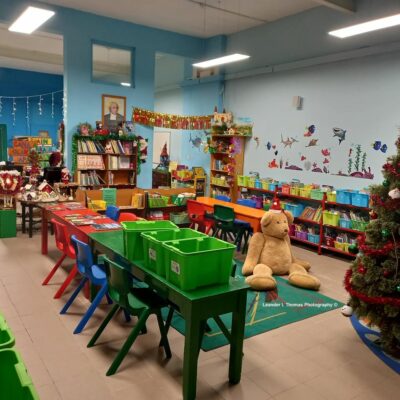 DLSJ Dec 05. Library decorated for Christmas (4)